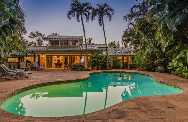 8 Best Airbnbs with Private Pools of Your Dreams 8 Best Airbnbs with Private Pools of Your Dreams
