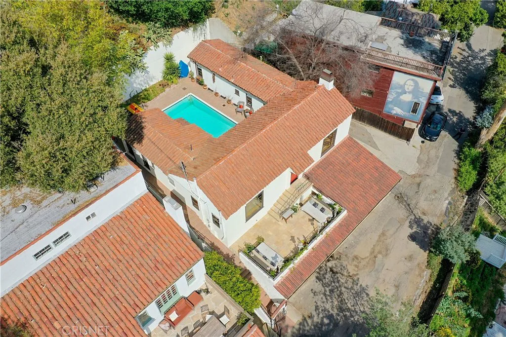 A big house with pool in 8601 Crescent Dr, Los Angeles, CA 90046 A big house with pool in 8601 Crescent Dr, Los Angeles, CA 90046