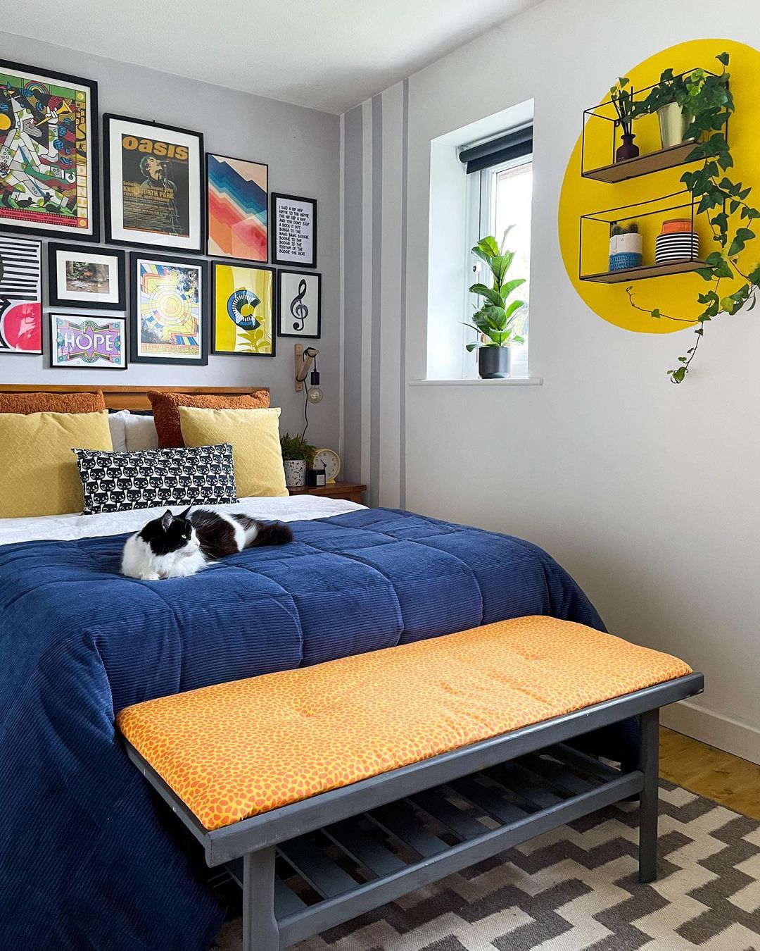 How to Make a Gallery Wall with Pictures: Step-by-step How to Make a Gallery Wall with Pictures: Step-by-step