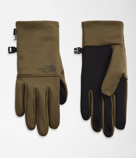 Top Skiwear Essentials for First-timers and Experts! — photo 9 Top Skiwear Essentials for First-timers and Experts! — photo 9