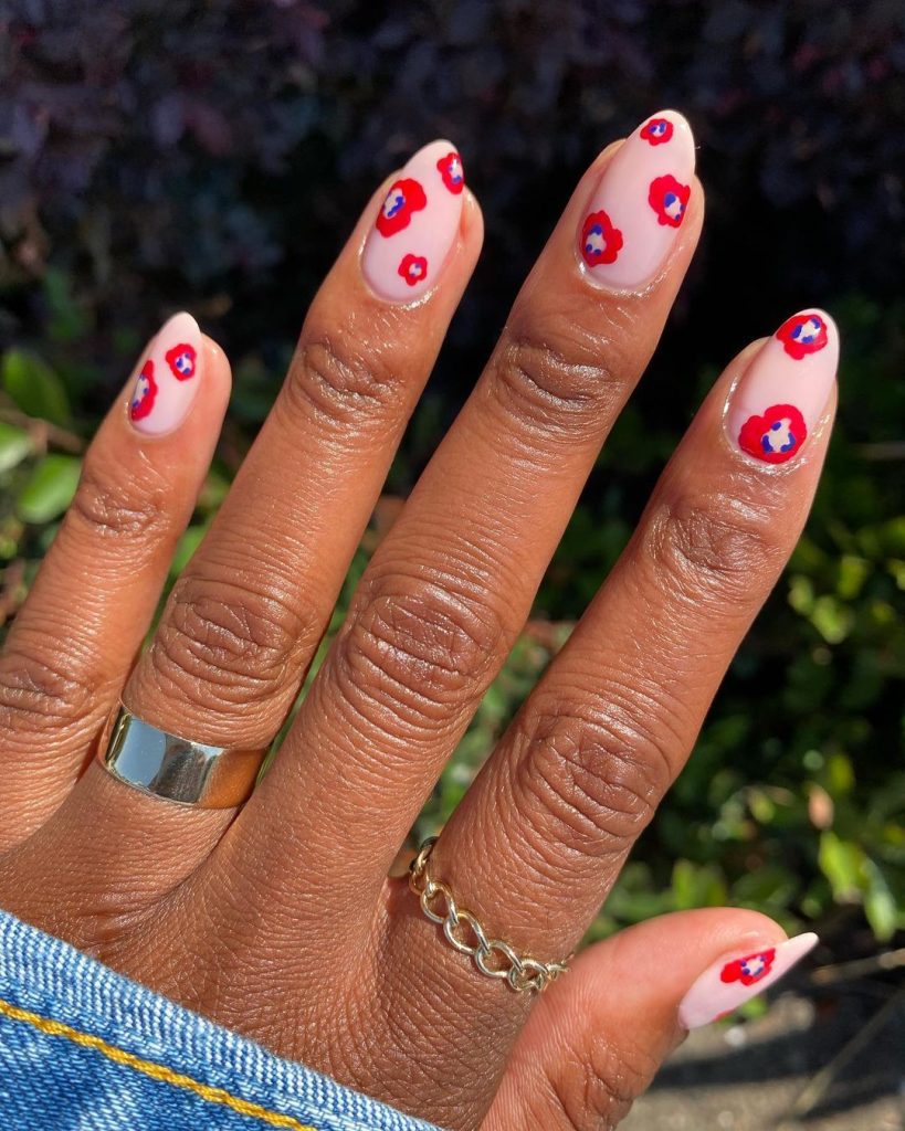 Fun minimal nail looks
