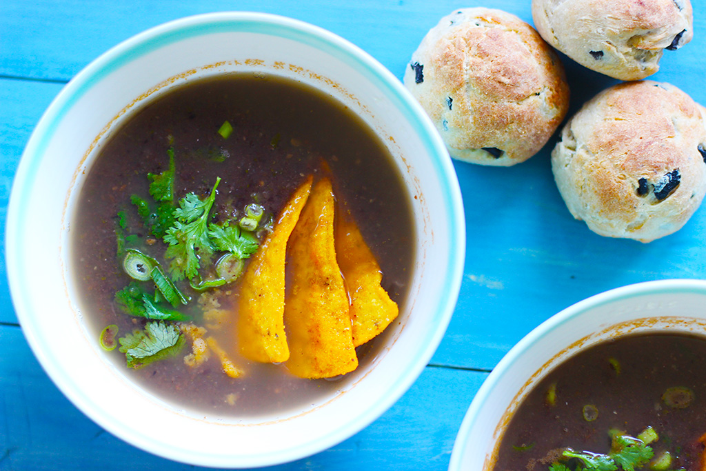 Black Beans Mexican Soup with Olive Bread Black Beans Mexican Soup with Olive Bread