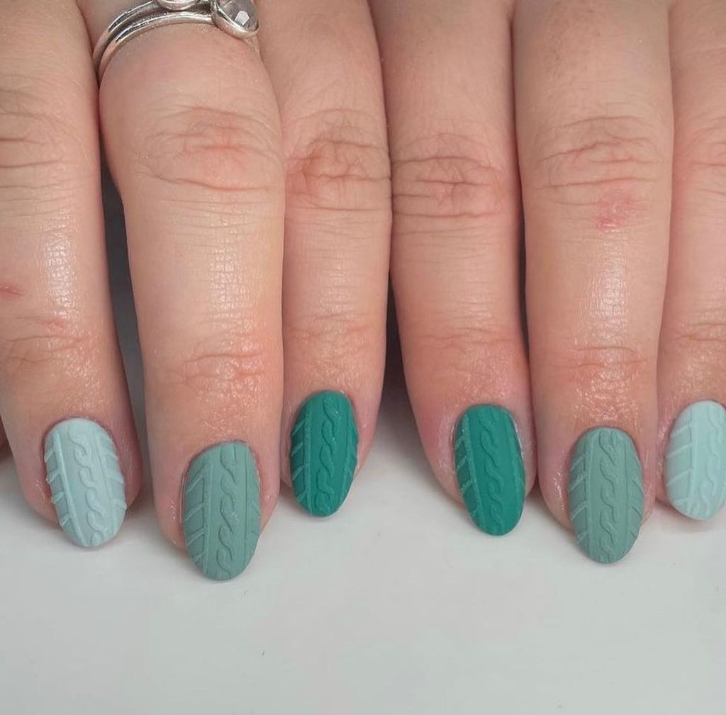 Green Festive Nail Designs Green Festive Nail Designs