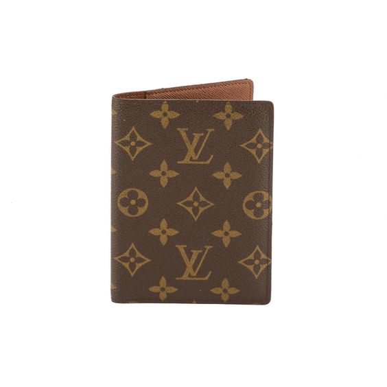 Top 15 Passport Holders to Carry in 2024 — photo 22 Top 15 Passport Holders to Carry in 2024 — photo 22