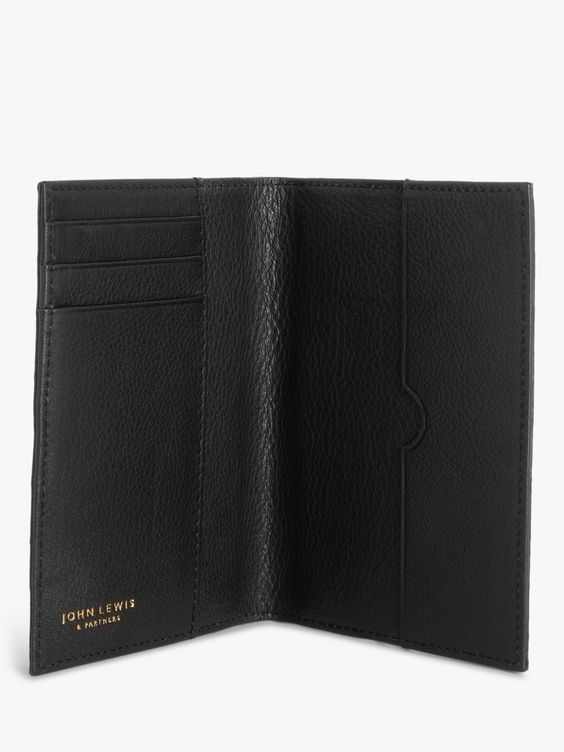 Top 15 Passport Holders to Carry in 2024 — photo 7 Top 15 Passport Holders to Carry in 2024 — photo 7
