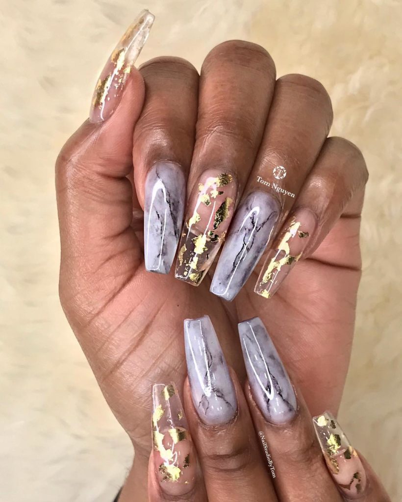 Elegant Gold Flakes &amp; Marble Nails