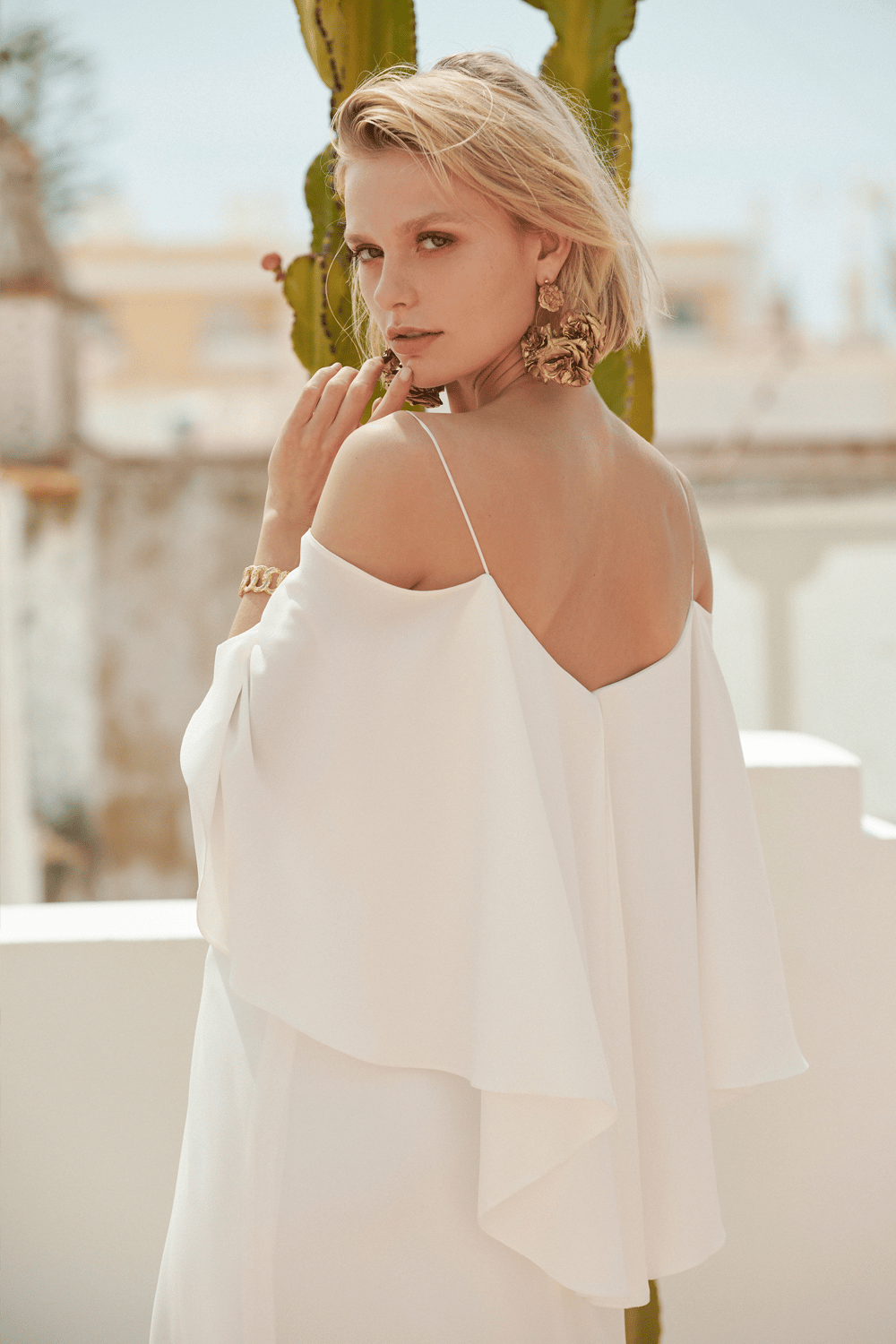 15 Elegant White Wedding Dresses 15 Elegant White Wedding Dresses