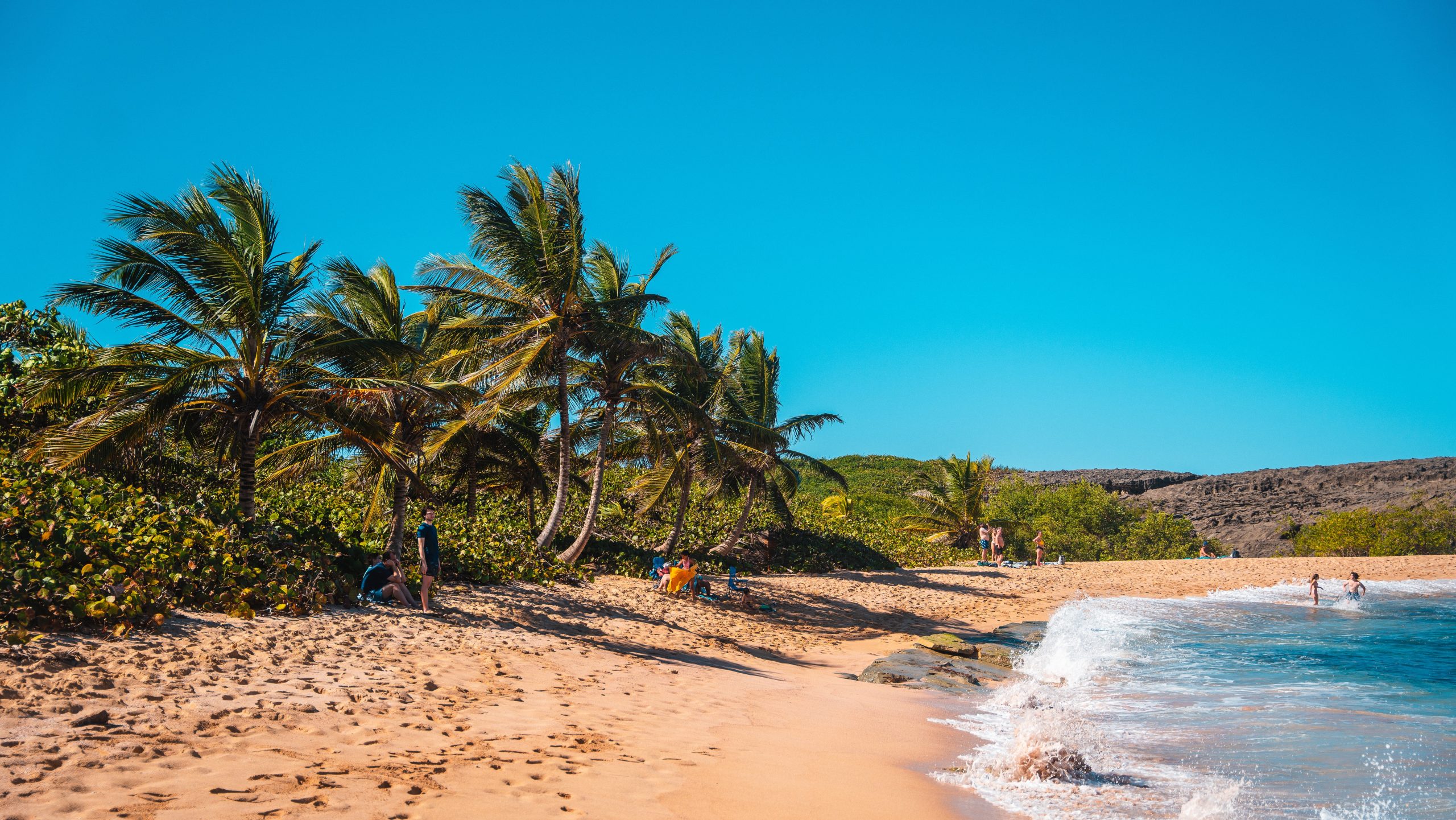 Save Money on Airfare and Accommodation: Practical Travel Hacks Save Money on Airfare and Accommodation: Practical Travel Hacks