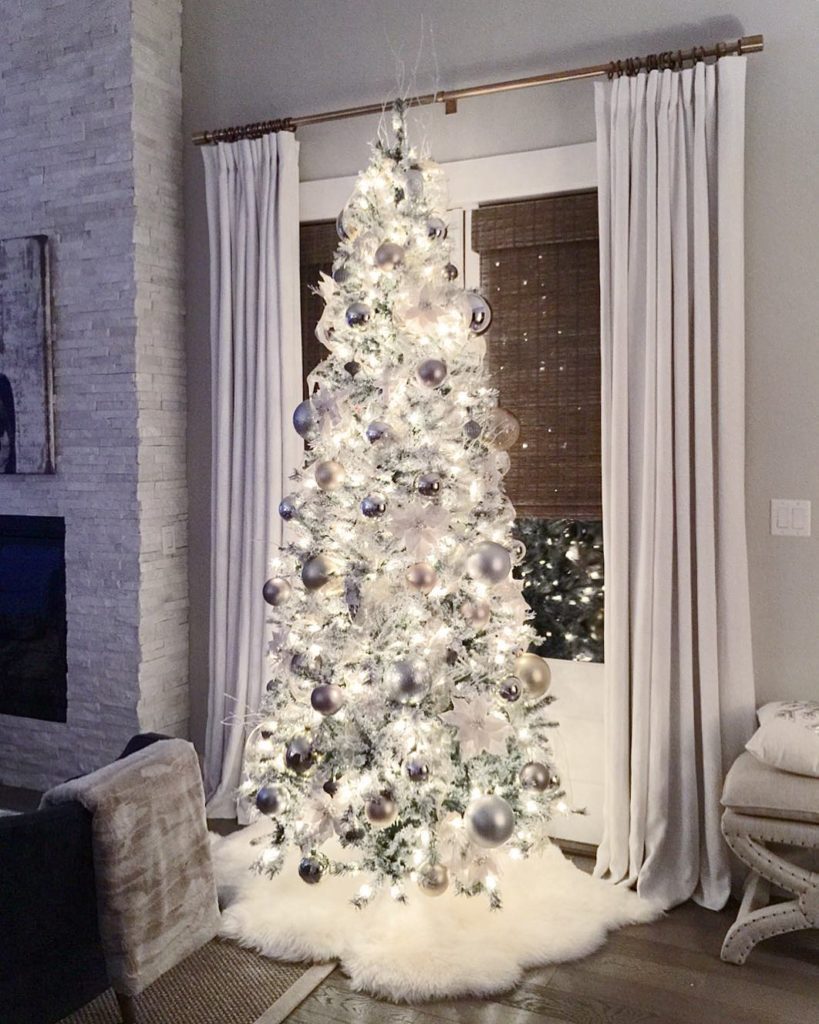 White Christmas tree decorations @zdesignathome White Christmas tree decorations @zdesignathome