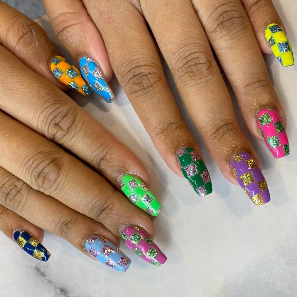 Glittering preppy nails Glittering preppy nails