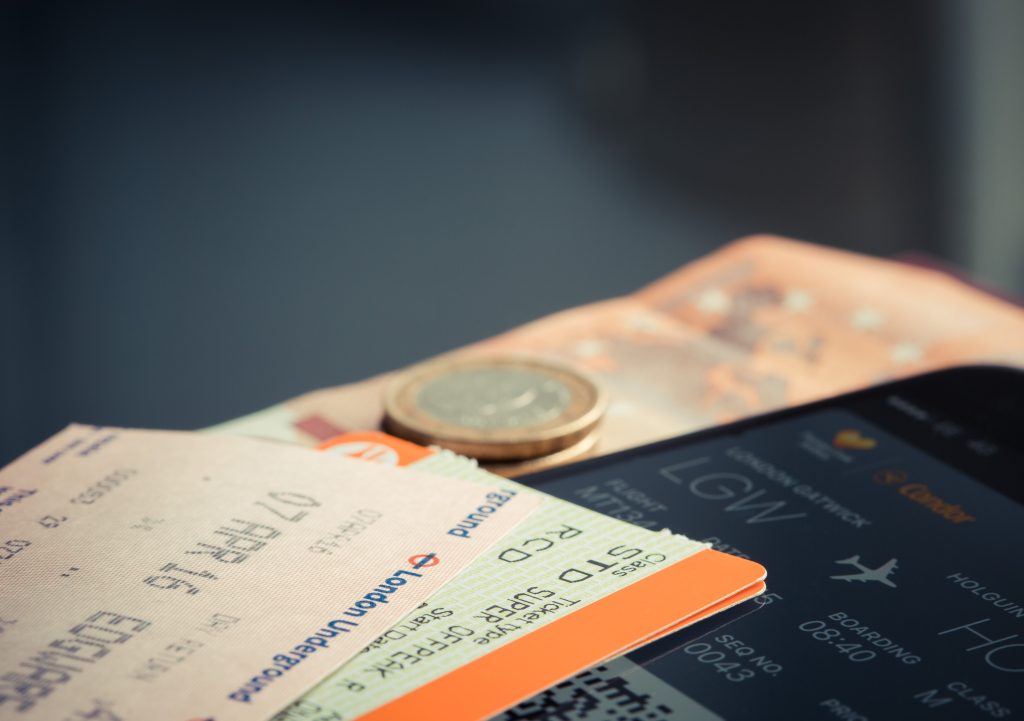 Save Money on Airfare and Accommodation: Practical Travel Hacks — photo 9 Save Money on Airfare and Accommodation: Practical Travel Hacks — photo 9