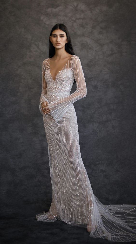 15 Elegant White Wedding Dresses — photo 12 15 Elegant White Wedding Dresses — photo 12