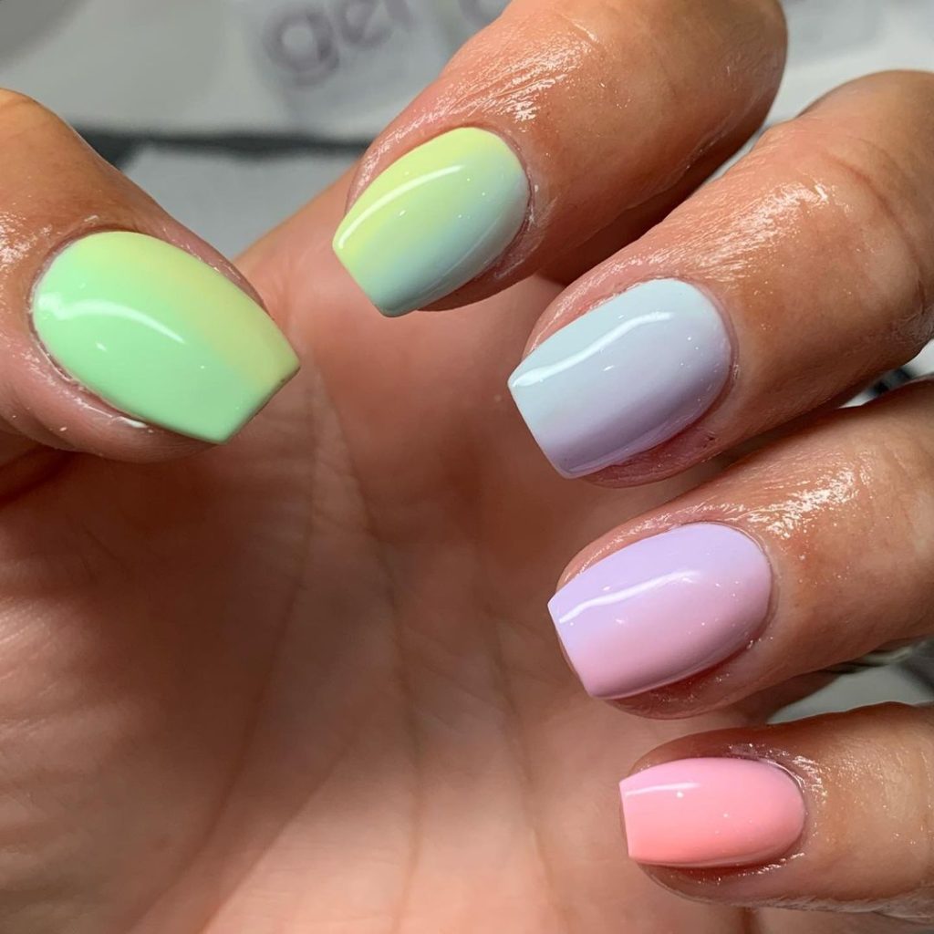 Pastel ombré gel nails