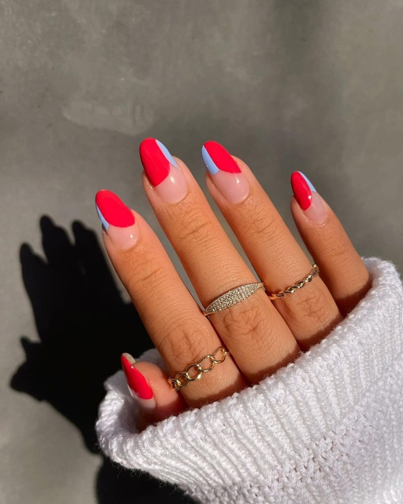 Red nails for beach 