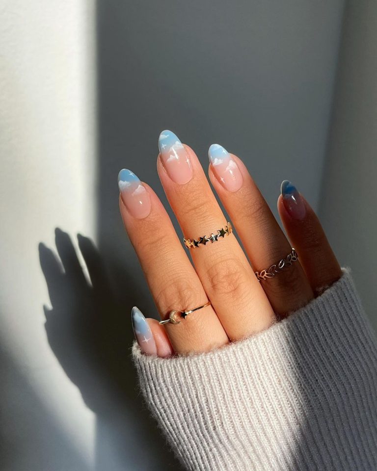 Chic minimal pastel nails