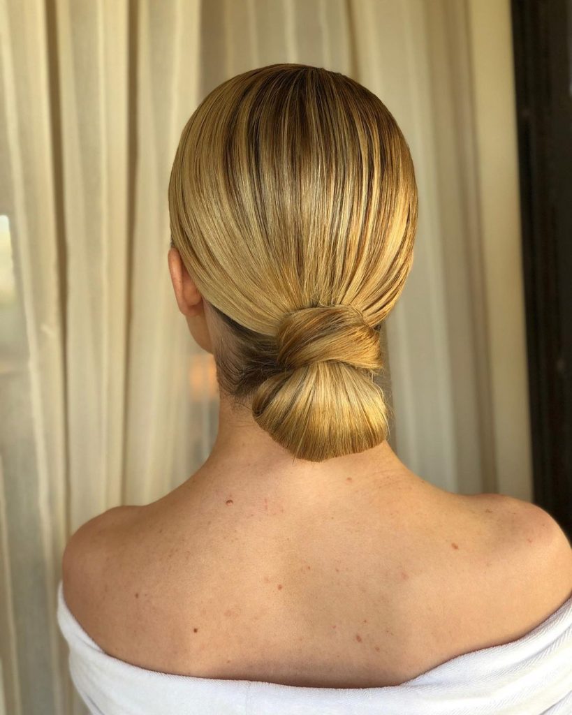 Basic low bun clean aesthetic