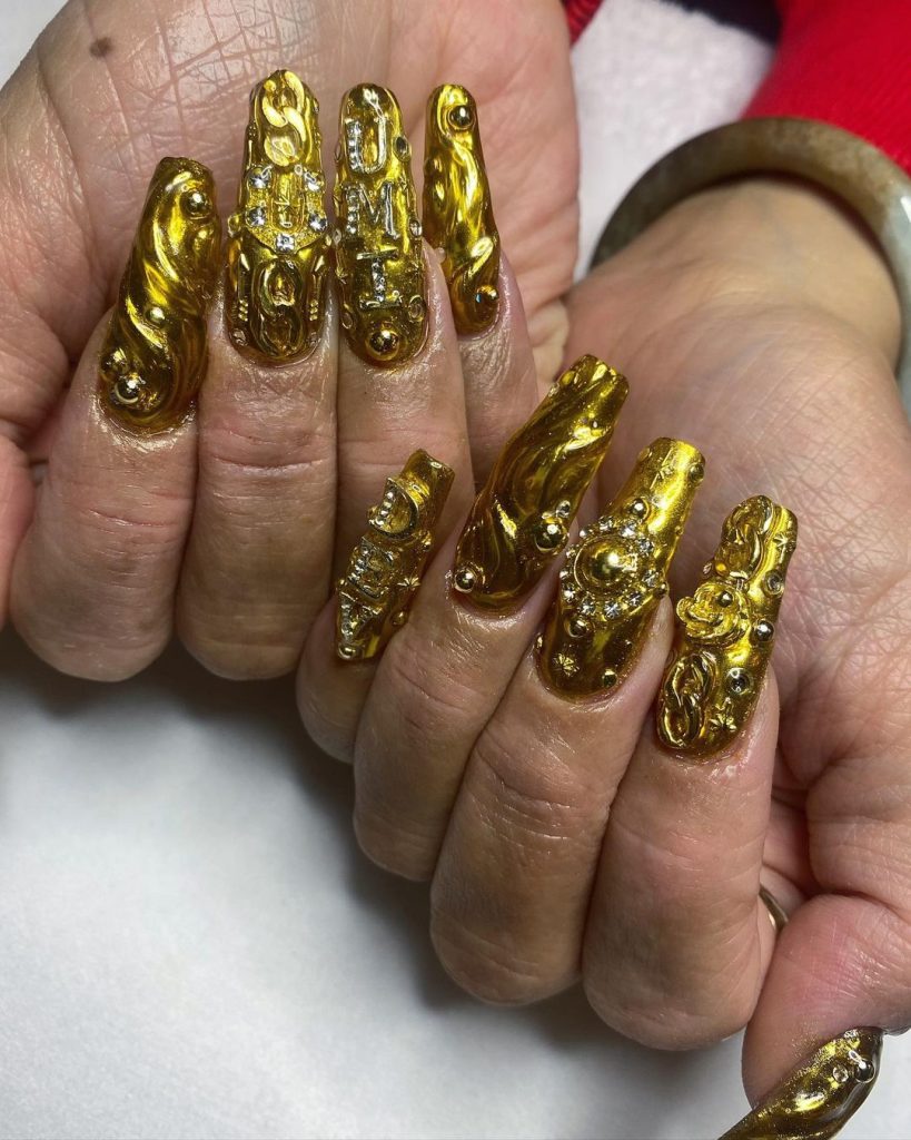 Intricate coffin nail inspo 