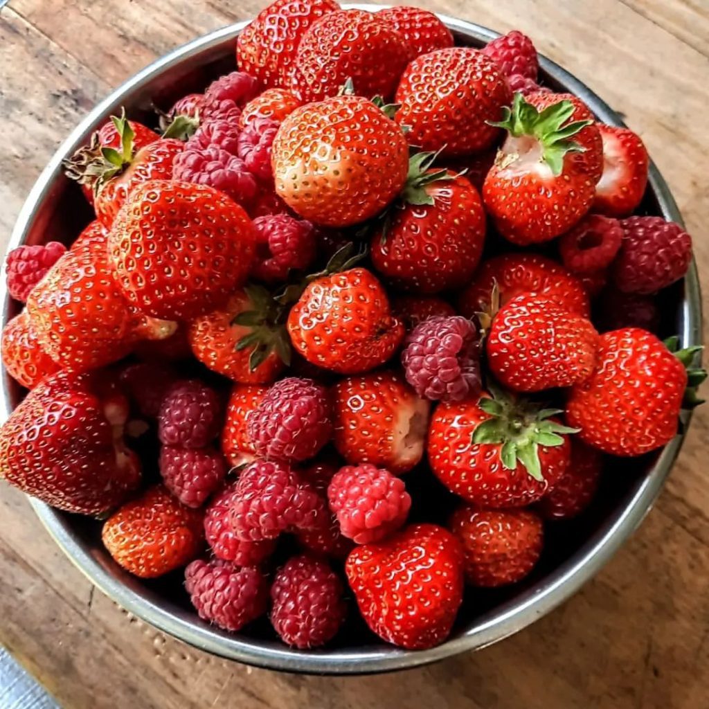Strawberries and Cinnamon Detox Drink