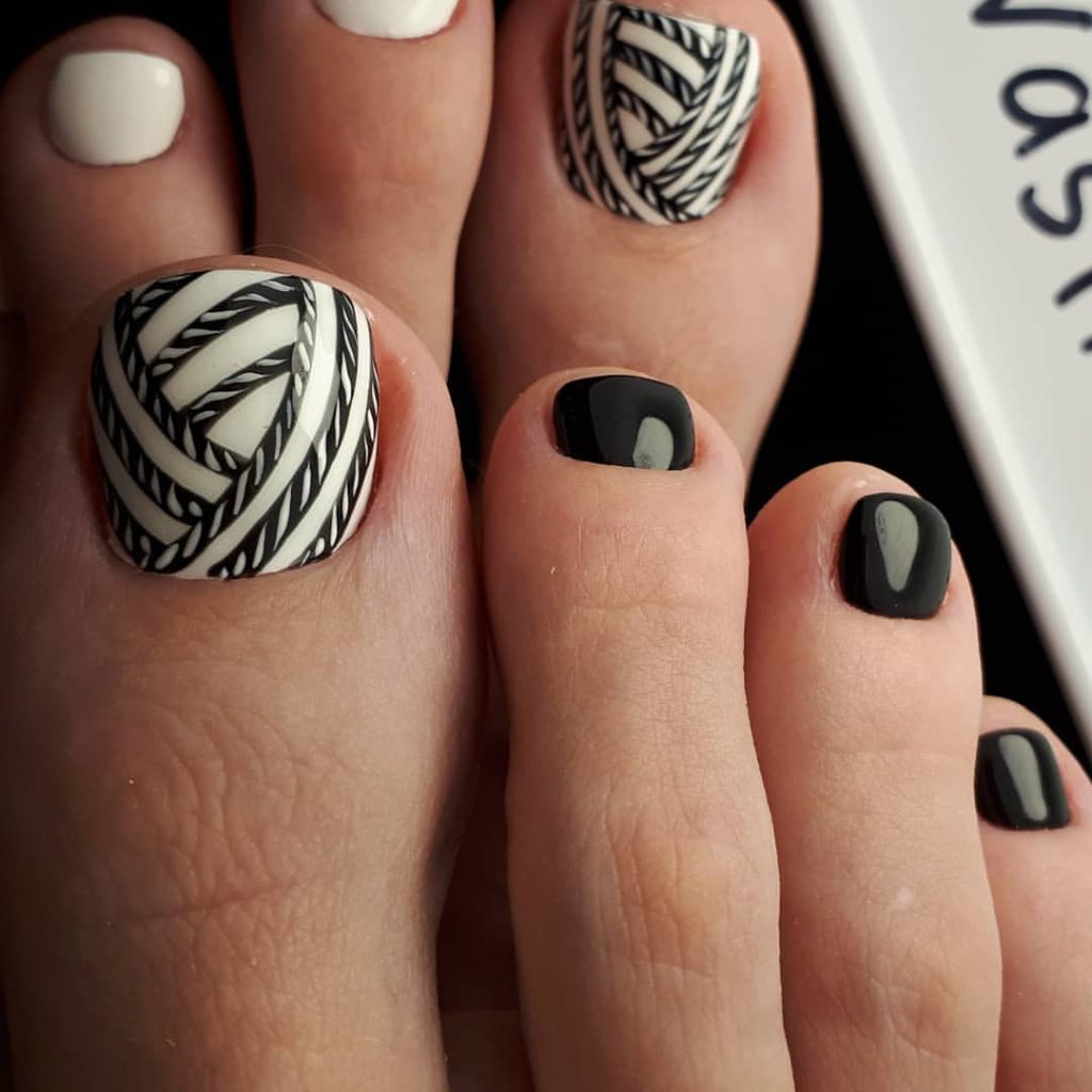 55+ Iconic Chanel Toe Nail Designs and Ideas | Sarah Scoop