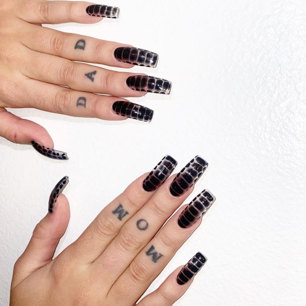 ways to wear coffin nails