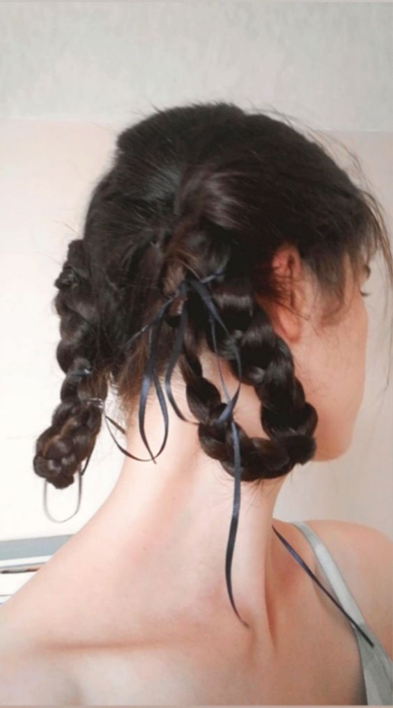 Vintage Macaroon Braids