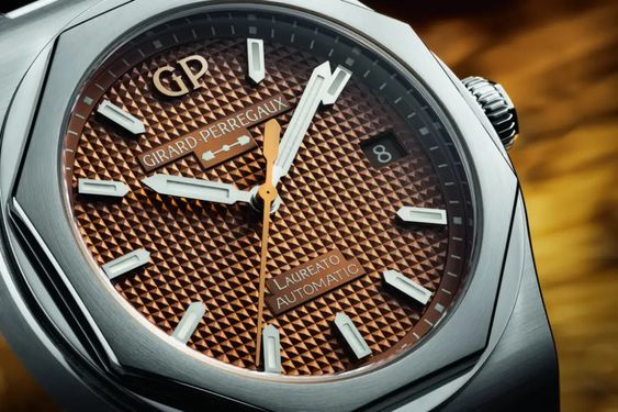 GIRARD-PERREGAUX LAUREATO watch