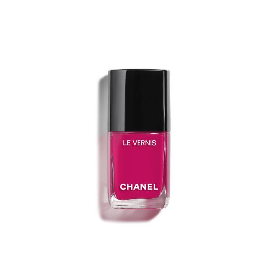 Chanel Le Vernis Longwear Nail Colour in Camelia – Deep Magenta
