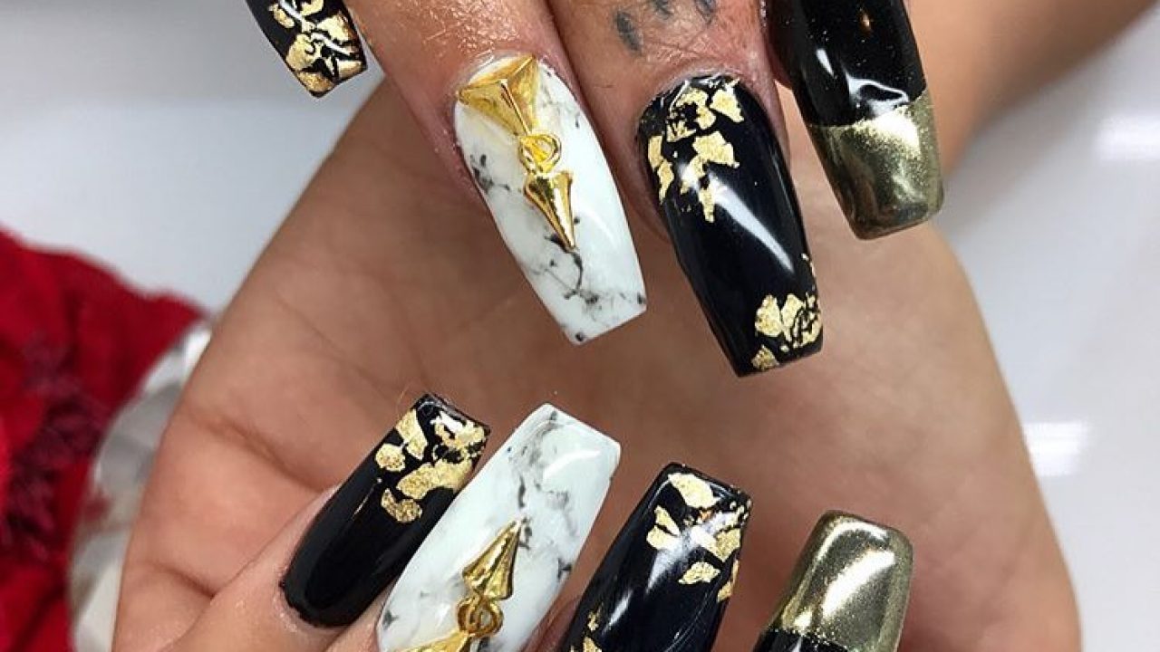 Black Matte Marble Press on Frosted Stiletto Nails – She's A Beat Beauty