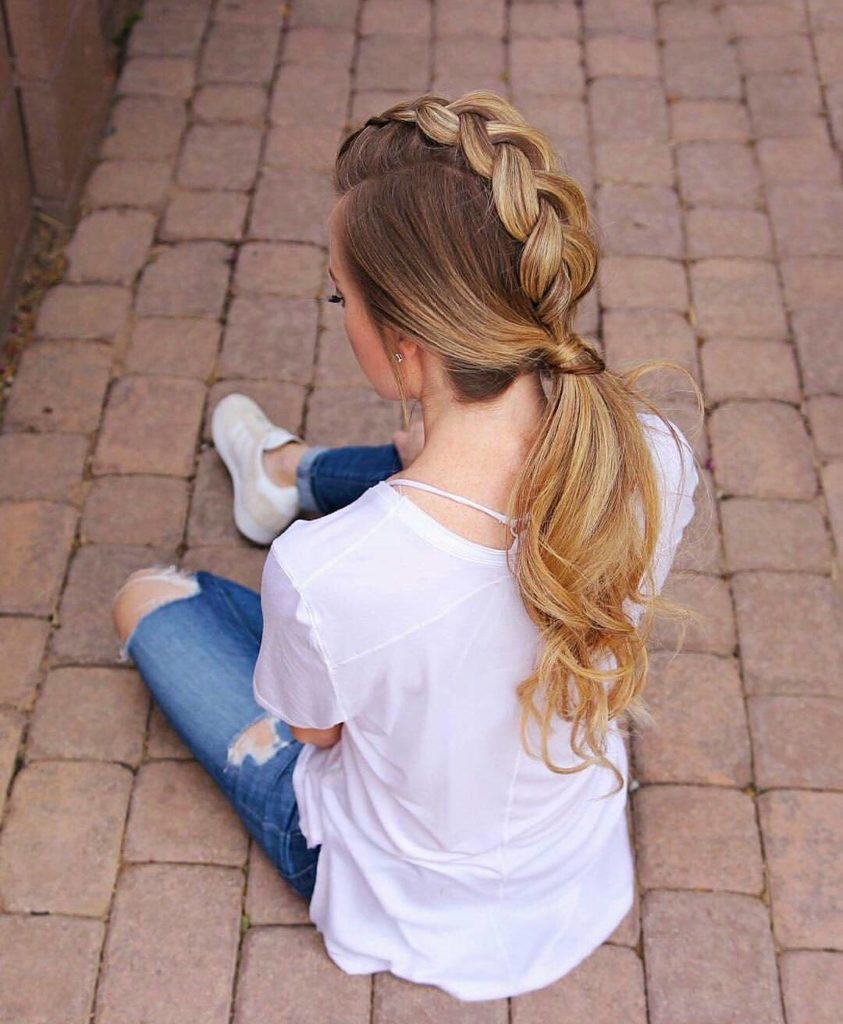 Long ponytail blonde seasonal hairstyle