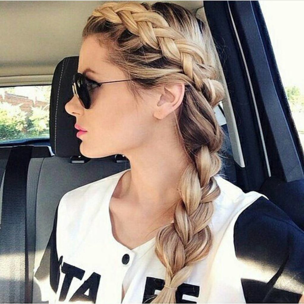 Long side braids ombre blonde