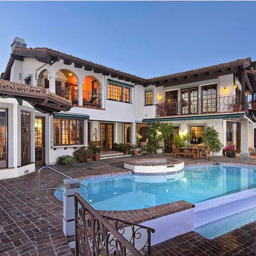 Millionaire homes with pool