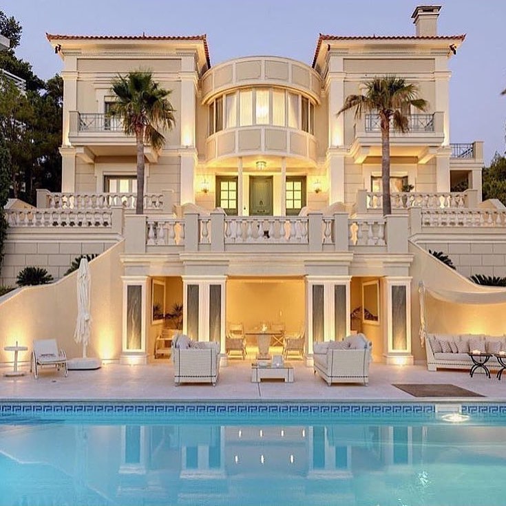 Beautiful Mansions With Pools