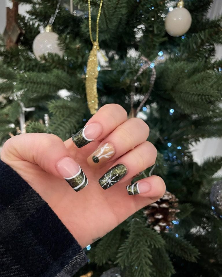 Green Reindeer Christmas Nails