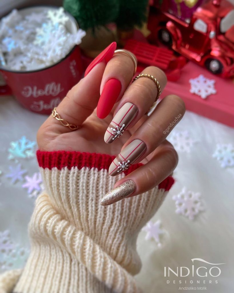 Luxury Christmas Nail Design