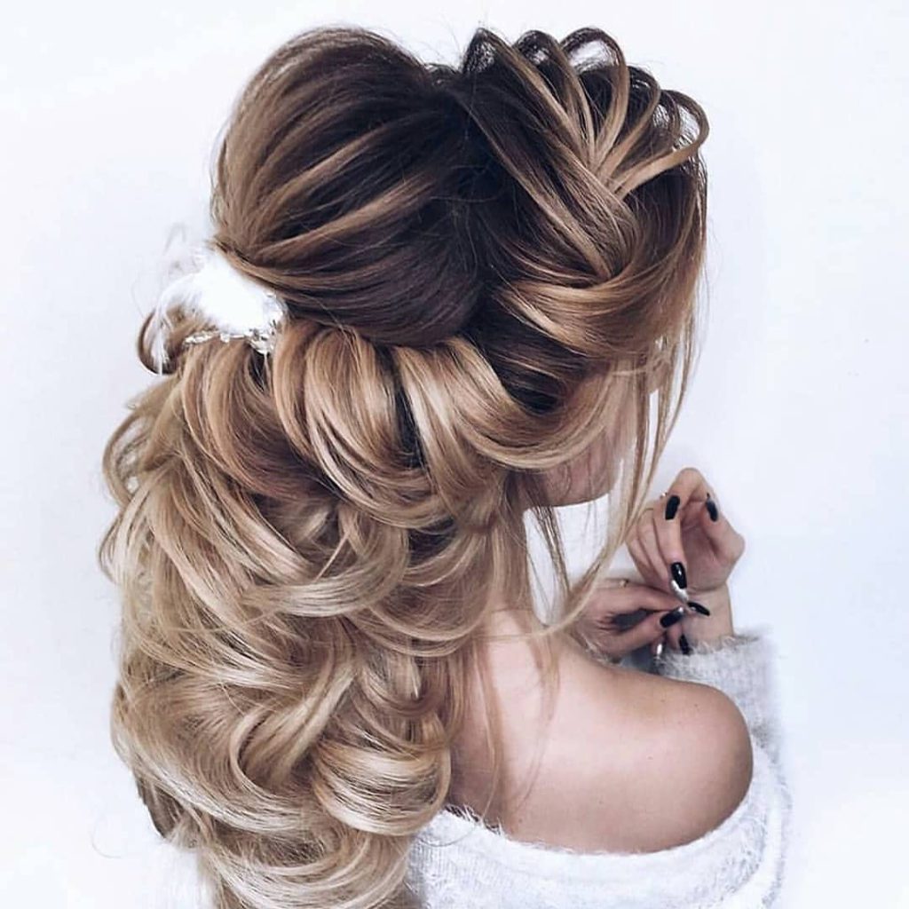 Blonde wedding hairstyle